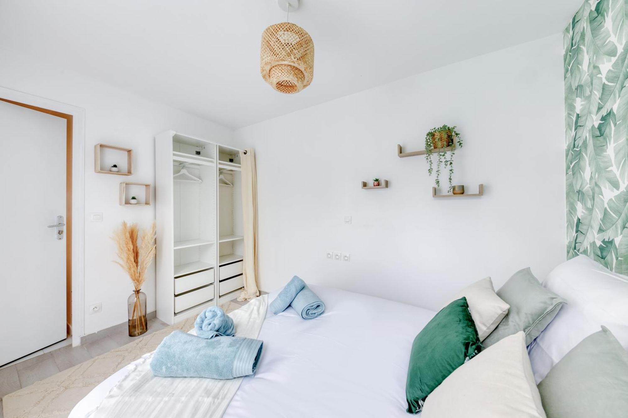 Appartement - 4 Personnes - Parking Prive - Metro 7 - Rer B La Courneuve Zewnętrze zdjęcie