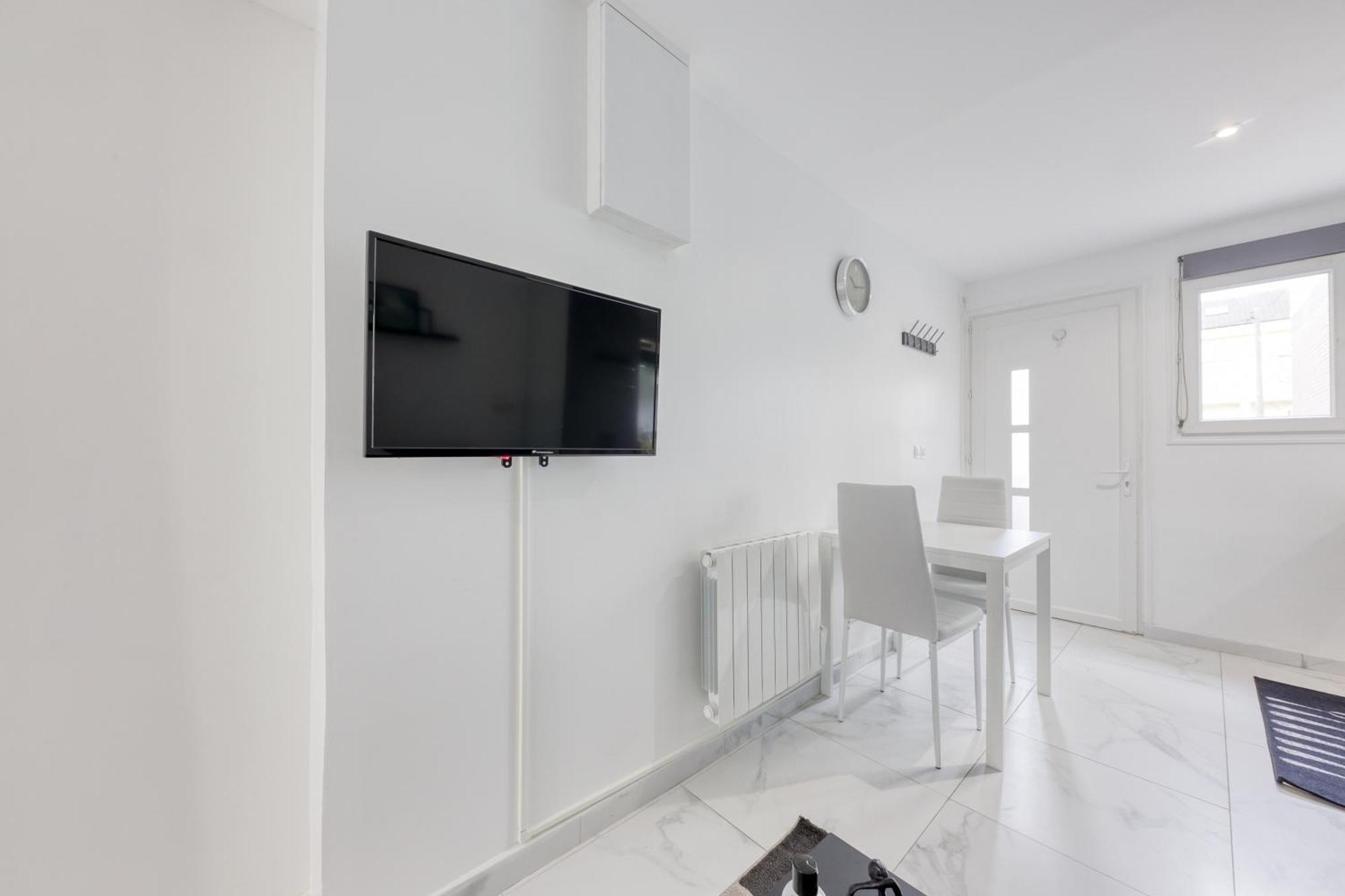 Appartement - 4 Personnes - Parking Prive - Metro 7 - Rer B La Courneuve Zewnętrze zdjęcie